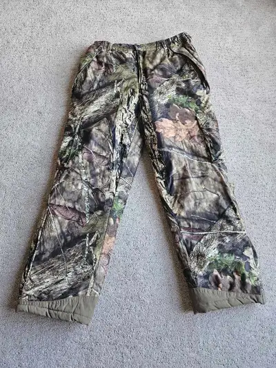 FS: Mossy Oak Insulated Camo Pants, View more