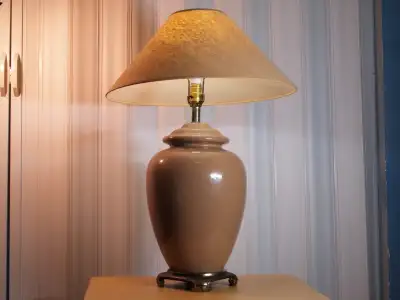 Grande lampe classique en forme de vase, 32" de hauteur, View more
