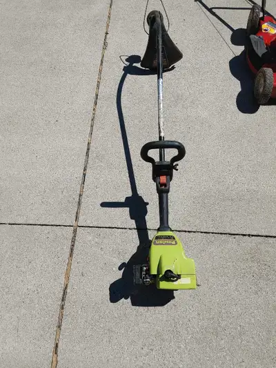 Poulan weed trimmer Runs stry
