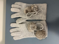 Nieman Marcus  Grey   Cashmere Gloves with Rabbit Fur Pompoms
