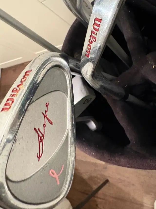 women’s right handed golf clubs and bag  in Golf in Guelph - Image 7