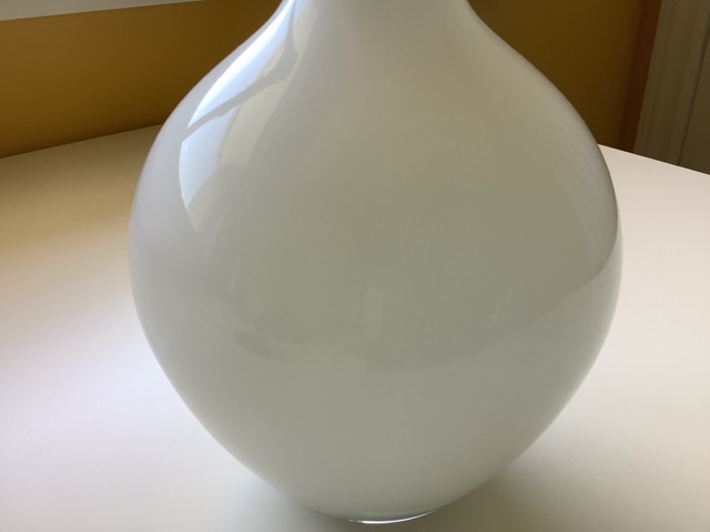 IKEA White Glass Vase 8” high $10 in Home Décor & Accents in Kingston - Image 4