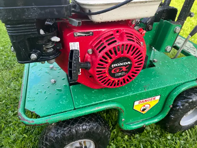 Billy goat Sod cutter SC121H with Honda engine in Lawnmowers & Leaf Blowers in City of Toronto - Image 4