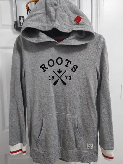 ROOTS CABIN PULLOVER HOODIE & SWEATPANTS (Almost Brand New), View more