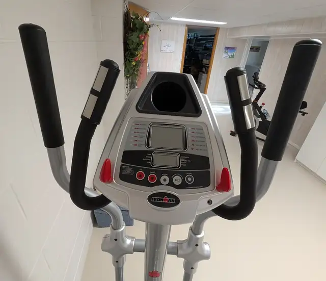 elliptical exercise treadmill  Ironman 240e in Exercise Equipment in Sarnia - Image 3