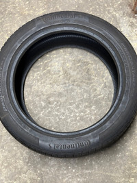 245/45R19: 1 Continental Tire (75% thread)
