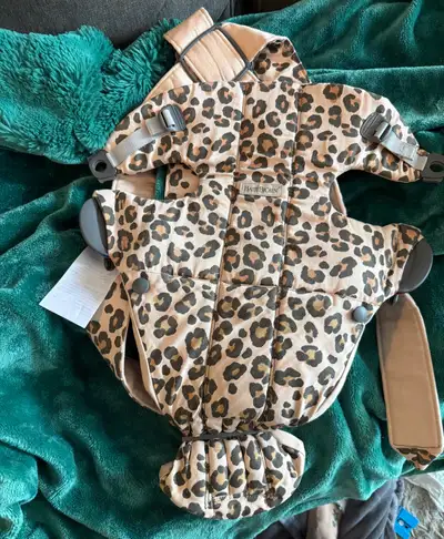 BabyBjorn Mini Carrier, View more