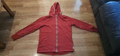 I have a few pieces of Medium Under Armour clothing that's in new shape. Smoke free home. Stuff is p...