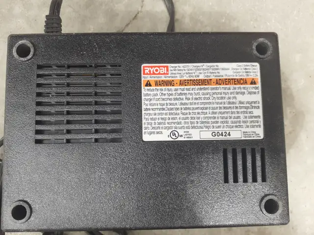 Ryobi 18v battery charger in Power Tools in Calgary - Image 3