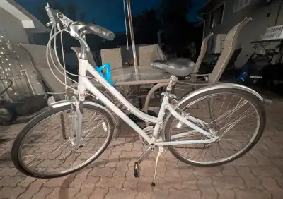 2009 Giant Cypress women's mountain bike - like new condition, View more