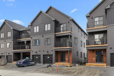 Located in the heart of Kanata North, Off of March Road. In a new community. Demulcent Lane. K2W 0S5...