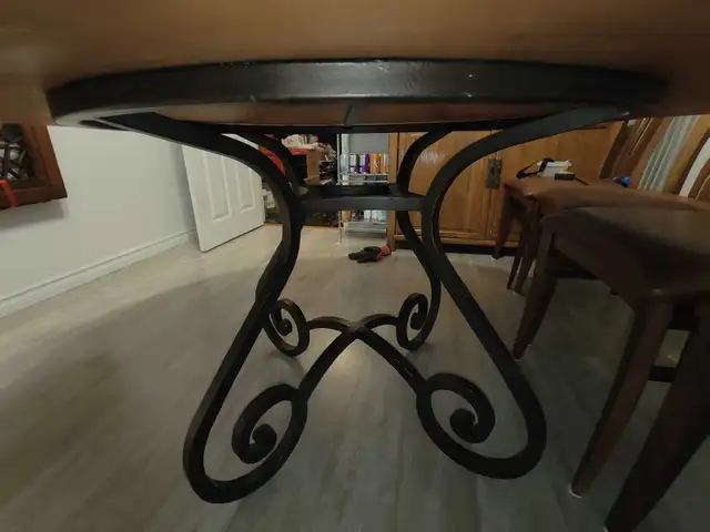 Round Walnut Dining Table with solid cast iron base in Dining Tables & Sets in Markham / York Region - Image 3