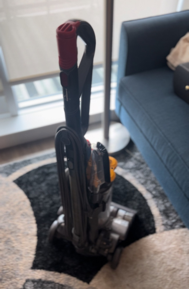 Dyson Vacuum in Rugs, Carpets & Runners in Calgary - Image 2