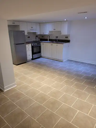 PRIVATE 1 BEDROOM 1 BATH BASEMENT APARTMENT. $1400 PLUS UTILTIES