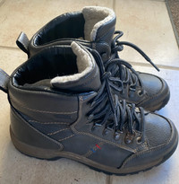 Ladies lined winter boots, size 39cm