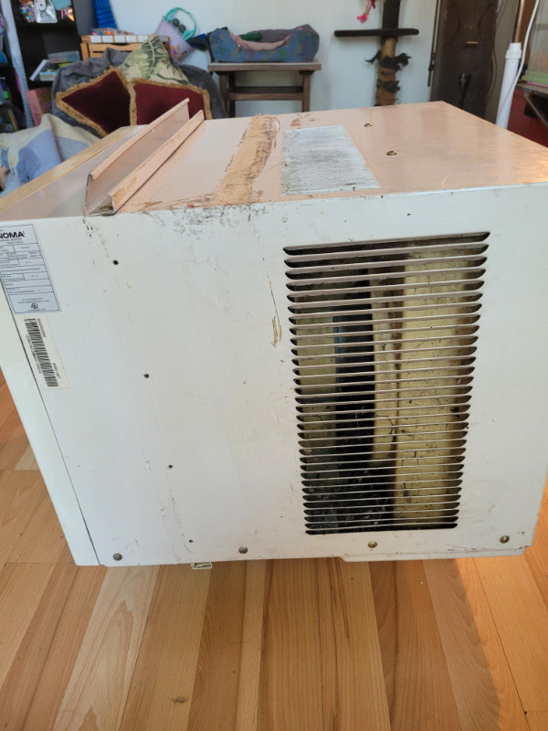 8,200 BTU Air Conditioner for Window dans Chauffages et humidificateurs  à Ville de Montréal - Image 4