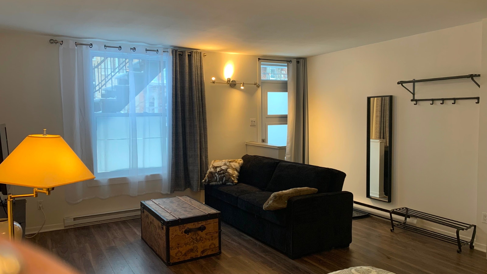 Verdun,Loft entièrement meublé(Air B&B),RDC,Parking,Jardin,Métro — photo 2