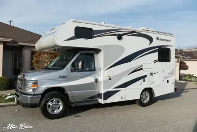2019 Adventure 19FT Motorhome. Sleeps 4, has toilet, shower, stove, oven, LARGE FRIDGE, FREEZER and...