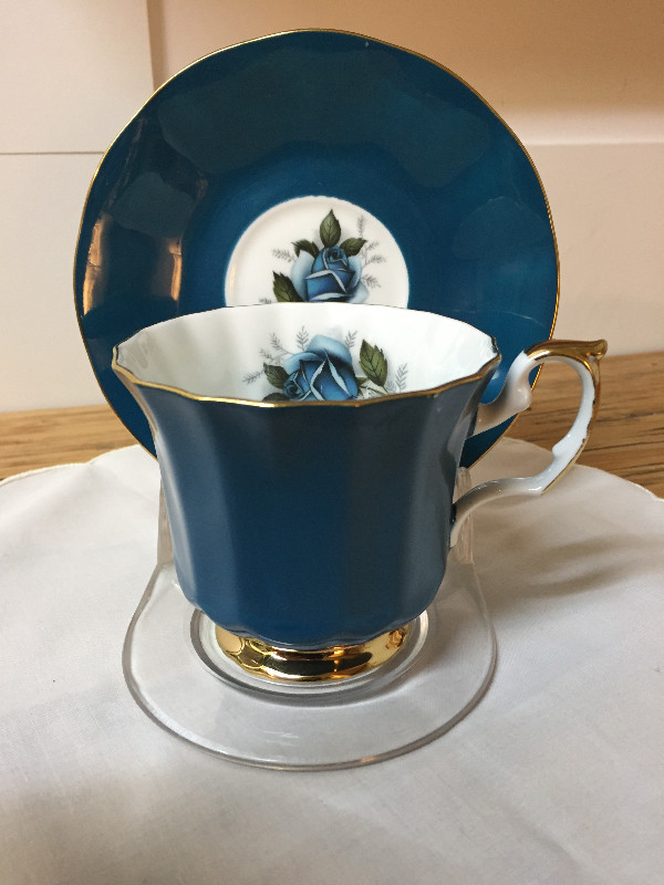 tasses de fine porcelaine dans Art et objets de collection  à Ville de Montréal