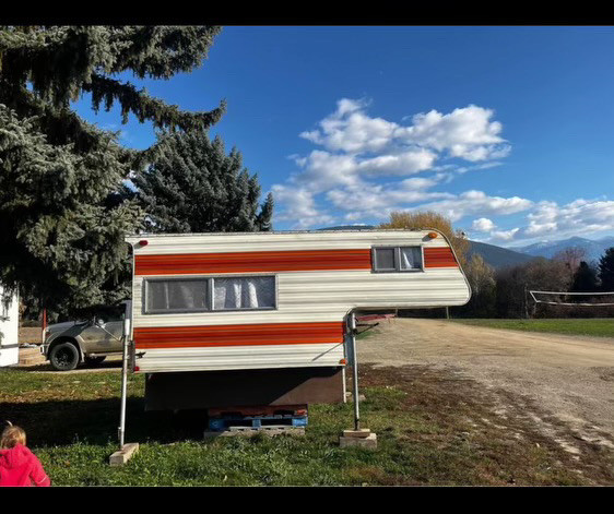 Wanted decent camper that will fitmy 6.5 box with tailgate down in Travel Trailers & Campers in Chilliwack