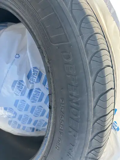 215 55 17 Michelin defender tires Came off a Honda accord and no longer have the car. Lots of tread,...