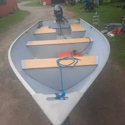 I have a 2013 Lund WC14 aluminum boat for sale... with it is a 2013 20hp 4stroke Yamaha manual start...