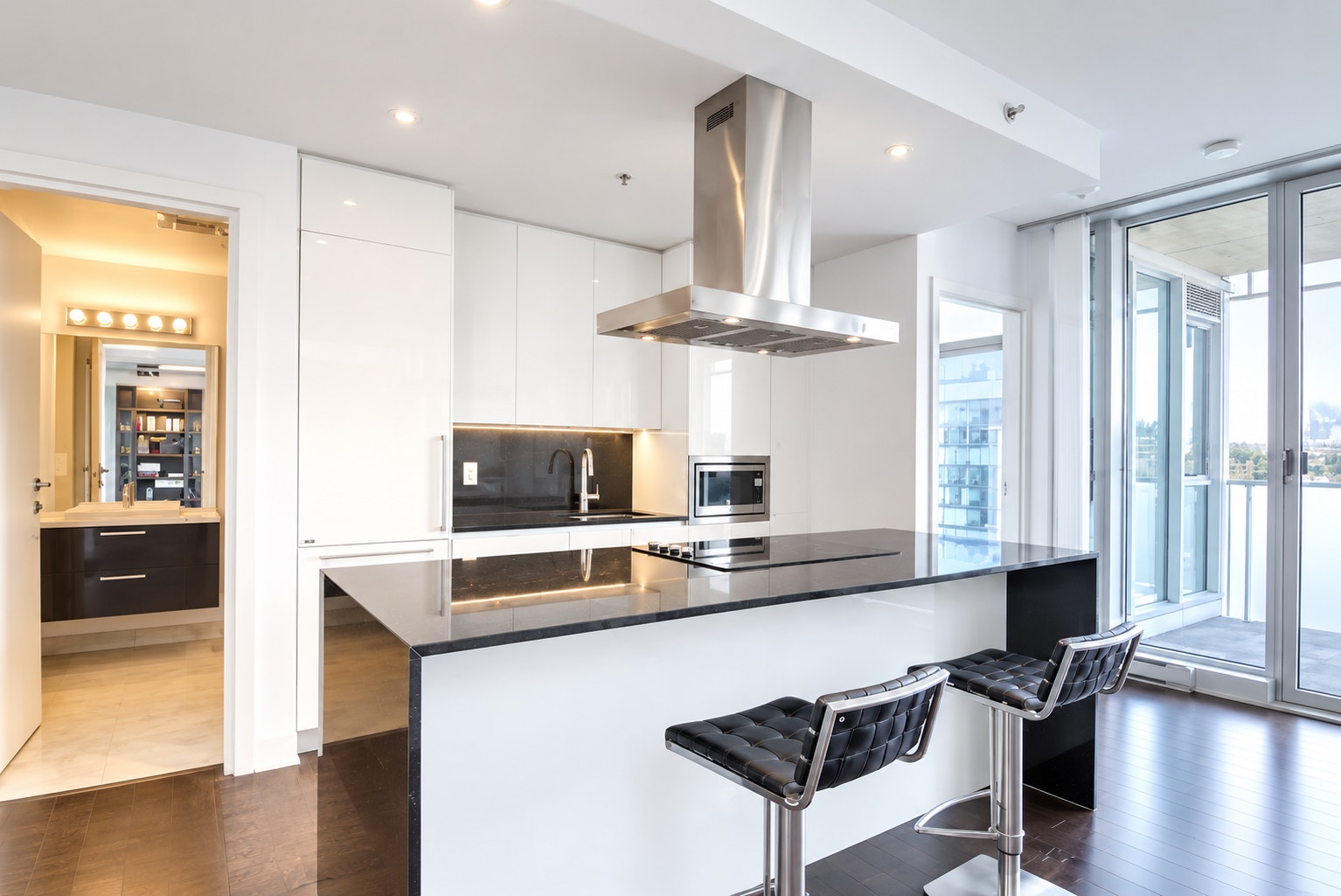 Luxury condo with 2 bedroom and 2 bathroom for sale — photo 3