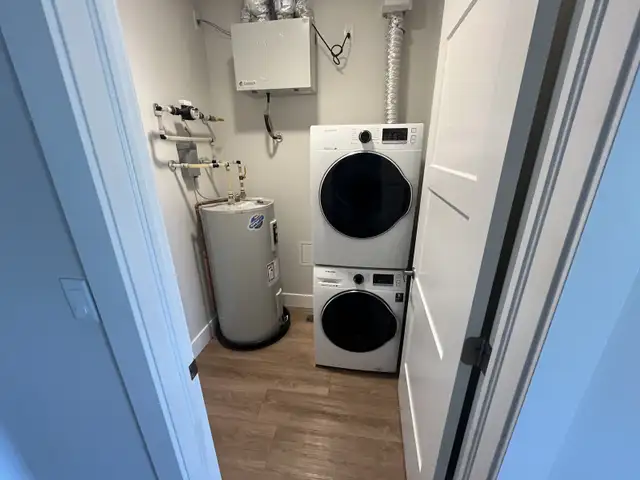 Great Stratford Location ! Mature tenant building - Shorefront in Long Term Rentals in Charlottetown - Image 11