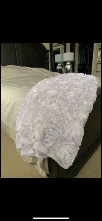 White satin bedspread King size with rosette ribbons