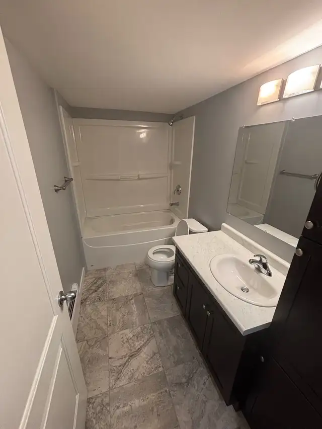✨ Legal Basement Suite for Rent – Stonebridge ✨63235094645121123