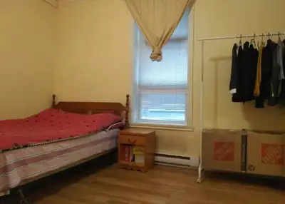 Studio for rent: all inclusive, 830/mois, 3 mins to MetroVendome