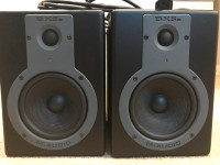 MAudio BX5A Professional Studio Grade Speakers