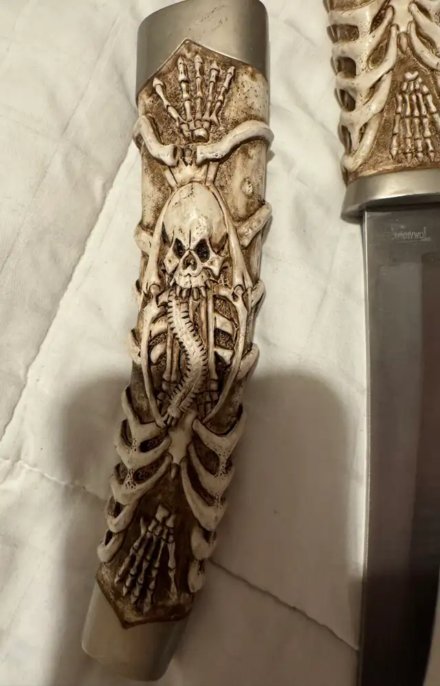 Tomahawk Brand Stainless Katana Dagger Skeleton in Arts & Collectibles in Owen Sound - Image 5