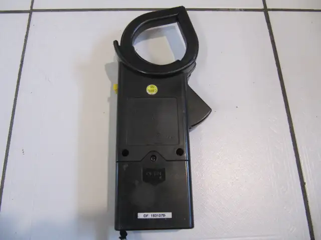 Power Fist Model DT266 Digital Clamp Meter In Good Condition in Hand Tools in Mississauga / Peel Region - Image 6