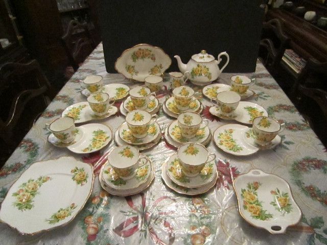 Royal Albert TEA ROSE fine bone  china  BLOW OUT SALE! in Arts & Collectibles in Moncton