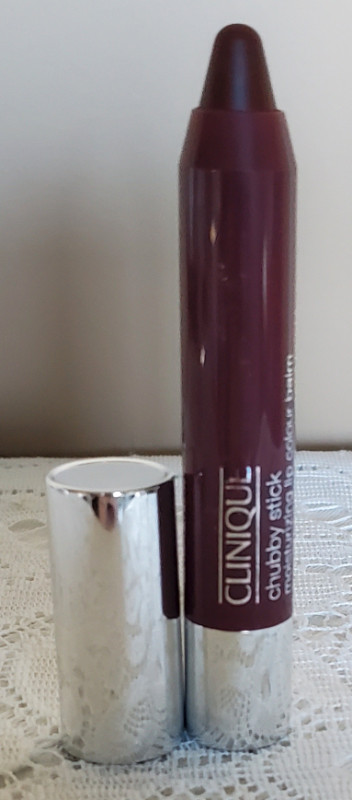 "CLINIQUE" CHUBBY STICK MOISTURIZING LIP COLOUR BALM in Other in Calgary