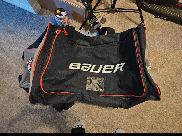 Bauer Hockey bag in Hockey in Edmonton - Image 2