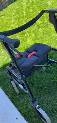 Nexus foldable chair