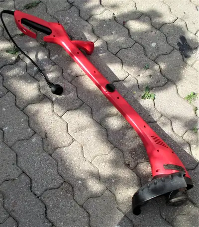 Spectra Tools 9" 2.2A 13.6k RPM Electric Grass Trimmer Very Good, View more