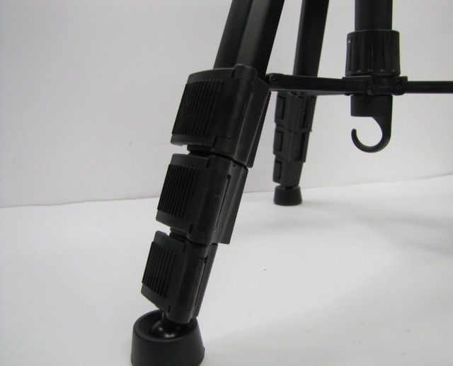 55 Inch Tripod from ET668 (Brand New) in Cameras & Camcorders in Edmonton - Image 4