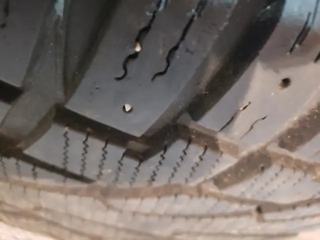 225 65 17 Uniroyal Tiger Paw winter tires on 5x114.3 rims in Tires & Rims in London - Image 4