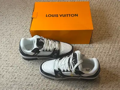 Mens Louis Vuitton Shoes BRAND NEW, View more