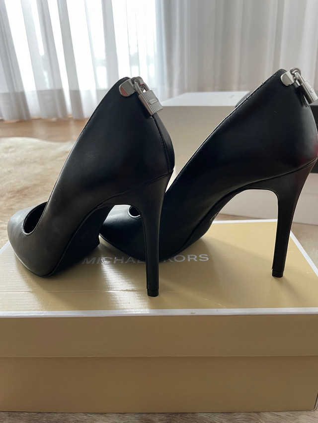 Michael Kors shoes souliers  dans Femmes - Chaussures  à Ville de Montréal - Image 3