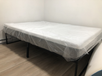 Matelas Queen et Cadre de grand lit, View more