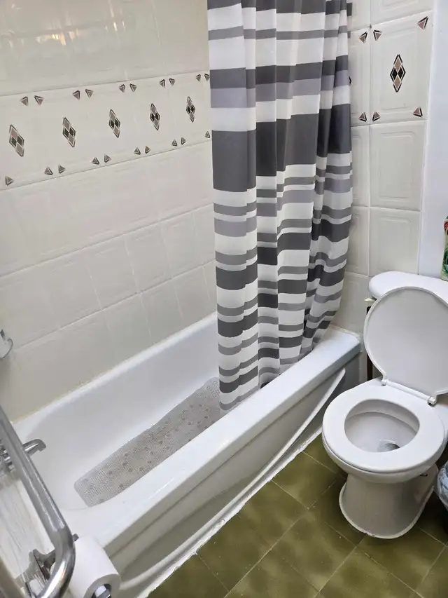 Chambre à louer pour non fumeur in Room Rentals & Roommates in City of Montréal - Image 11