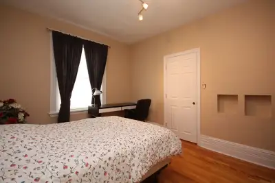 June 1st to August 30th $895/month Looking for someone to take my spot in a shared house in Ottawa f...