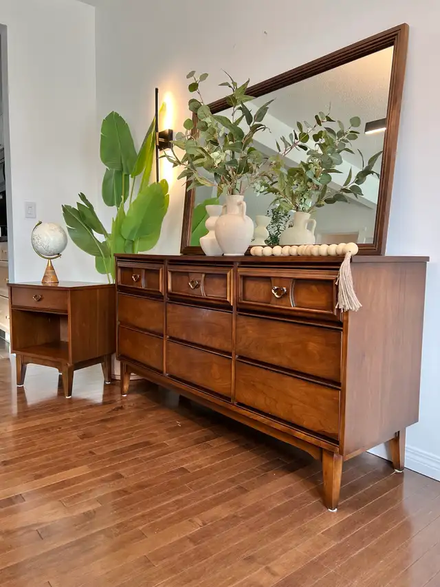 MCM Swedish Walnut Bedroom Set – Dresser, Nightstand & Mirror in Dressers & Wardrobes in Calgary - Image 4