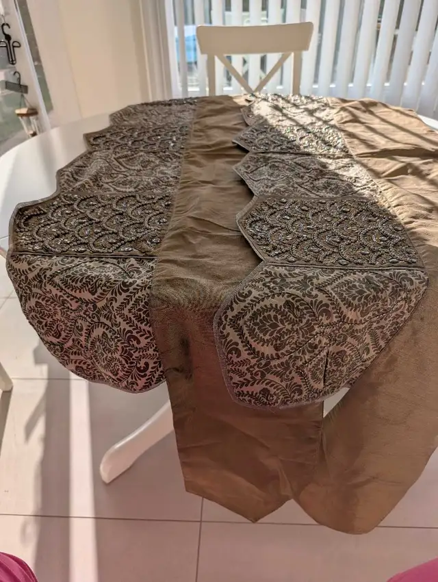 2 Long  Beaded Table Runners in Holiday, Event & Seasonal in Ottawa - Image 3