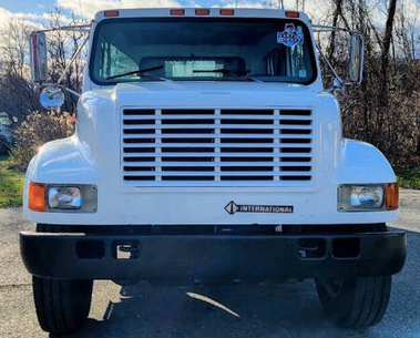 1990 IH 4900 Truck part out; DT466 engine $200, Bosch P-pump $200, 6+1 transmission $200. Rear frame...