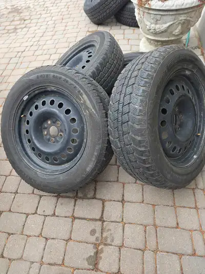 SET 1 $725 - First 5 photos Toyota Highlander winter set Sailun Ice Blazer 245 60 18 Tread 11/32 all...